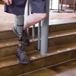 RHEO KNEE®: Moderne Prothesen-Technologie verbindet Generationen